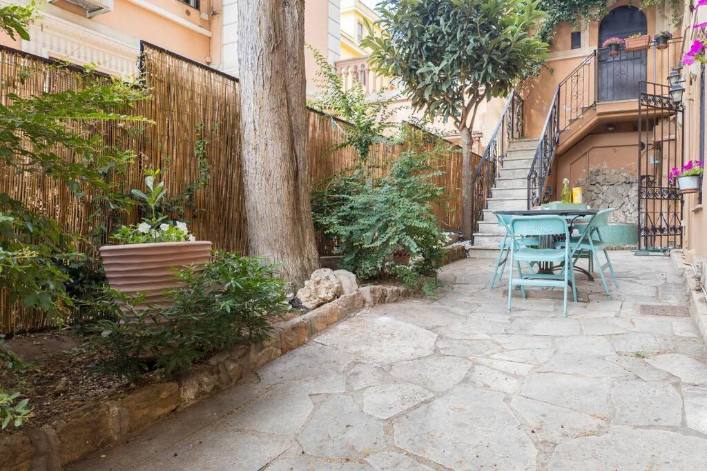 Apartamento Poerio Home&garden Near The Centre Of