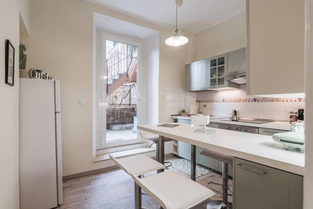 Appartamento Poerio Home&garden Near The Centre Of